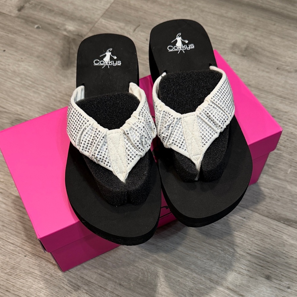New Women's Corky’s White Rhinestone Bauble Sandals Size 9 Flip Flops